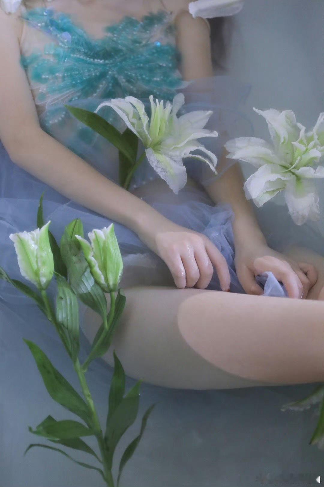 #重庆约拍[超话]##重庆约拍啦[超话]##重庆约片啦[超话]# 月光映百合💧
