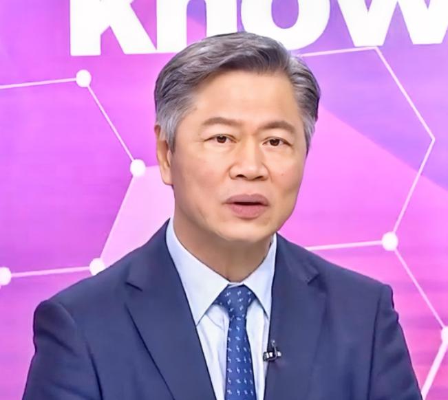 赖岳谦教授的确遇到麻烦了。因长期为两岸和平统一发声，被民进党打压，目前赖教授不仅