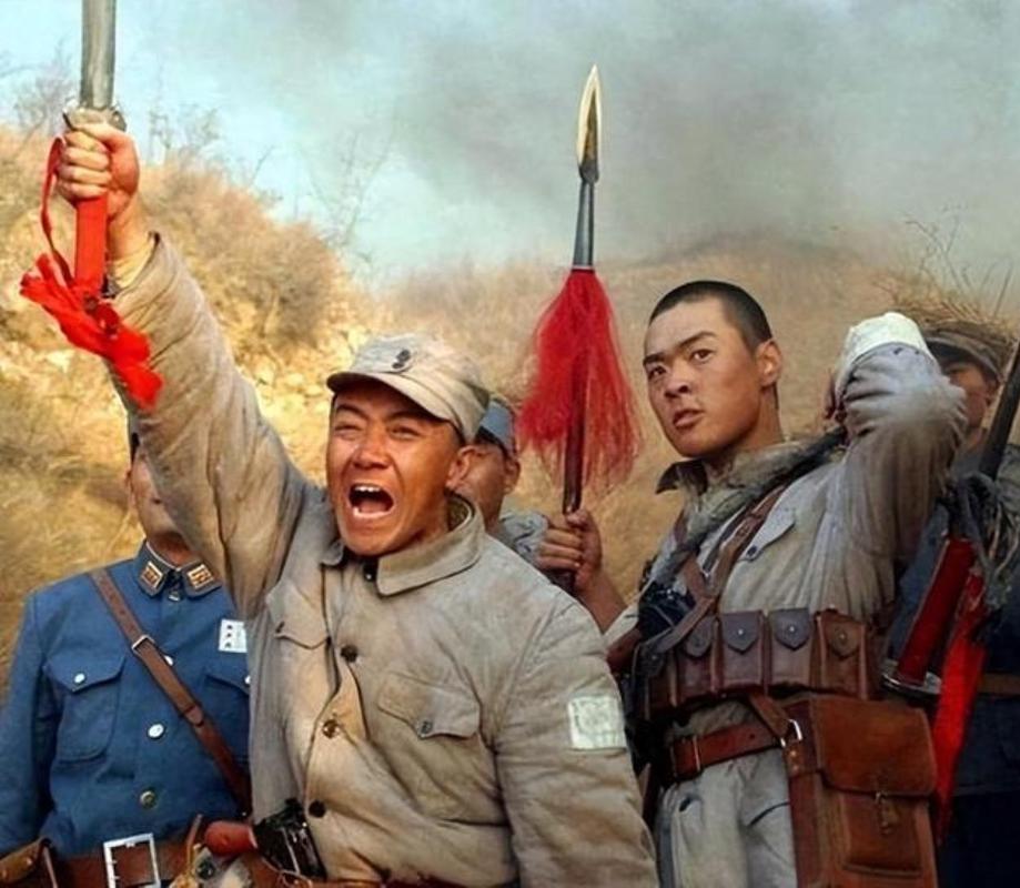 时隔20年，演员李幼斌在接受采访时再谈《亮剑》。他说，他看了他在抖音里的那个表情