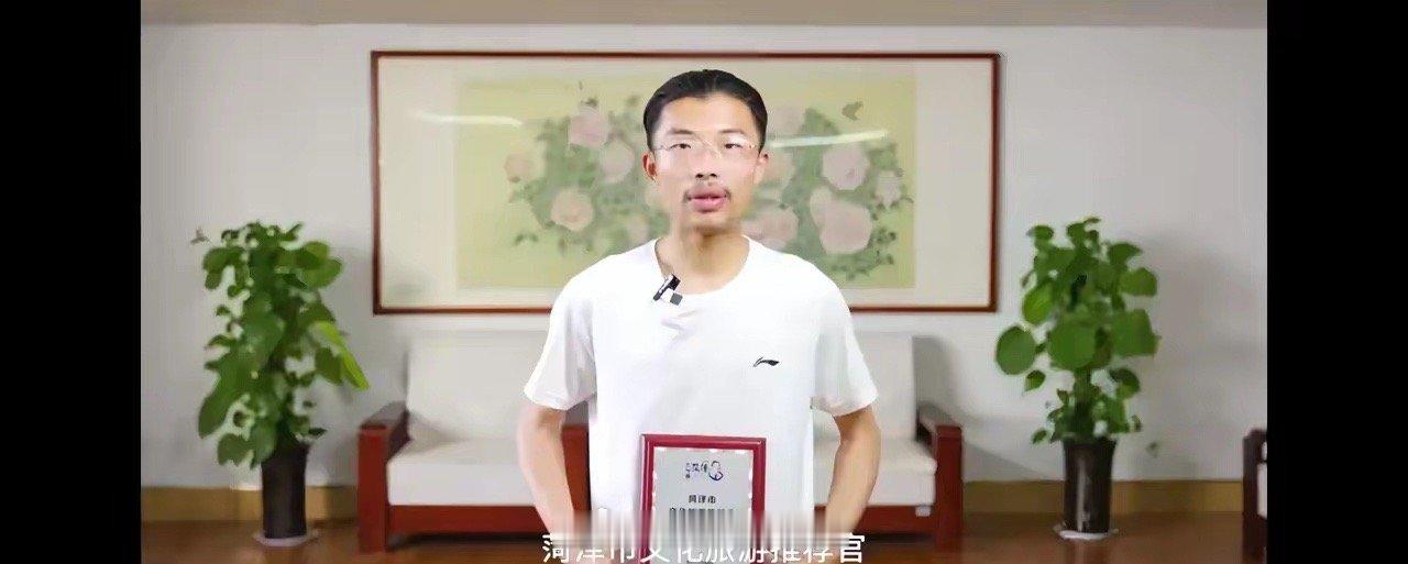 四位现象级网络红人郭有才，董宇辉，李子柒，张同学，我其实就看过董宇辉的直播，我是