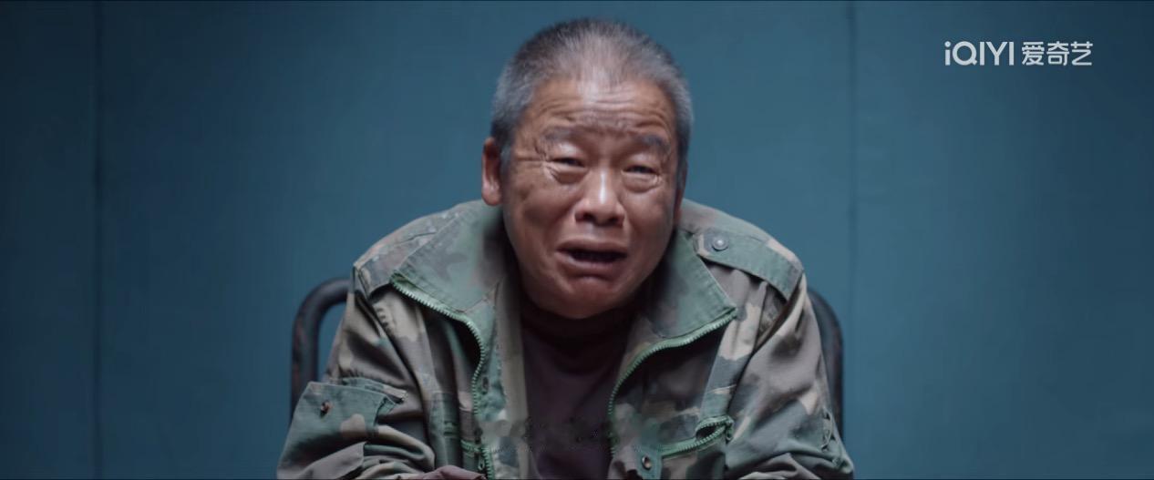 《我是刑警》中的阿金真的是一个人才啊！

明明他只是一个看场子的，可是他为了多拿