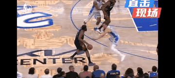 登哥愤怒了！你就在我眼前，你眼睁睁看着他把球从我手里打掉，出界，可是你却稳稳当当