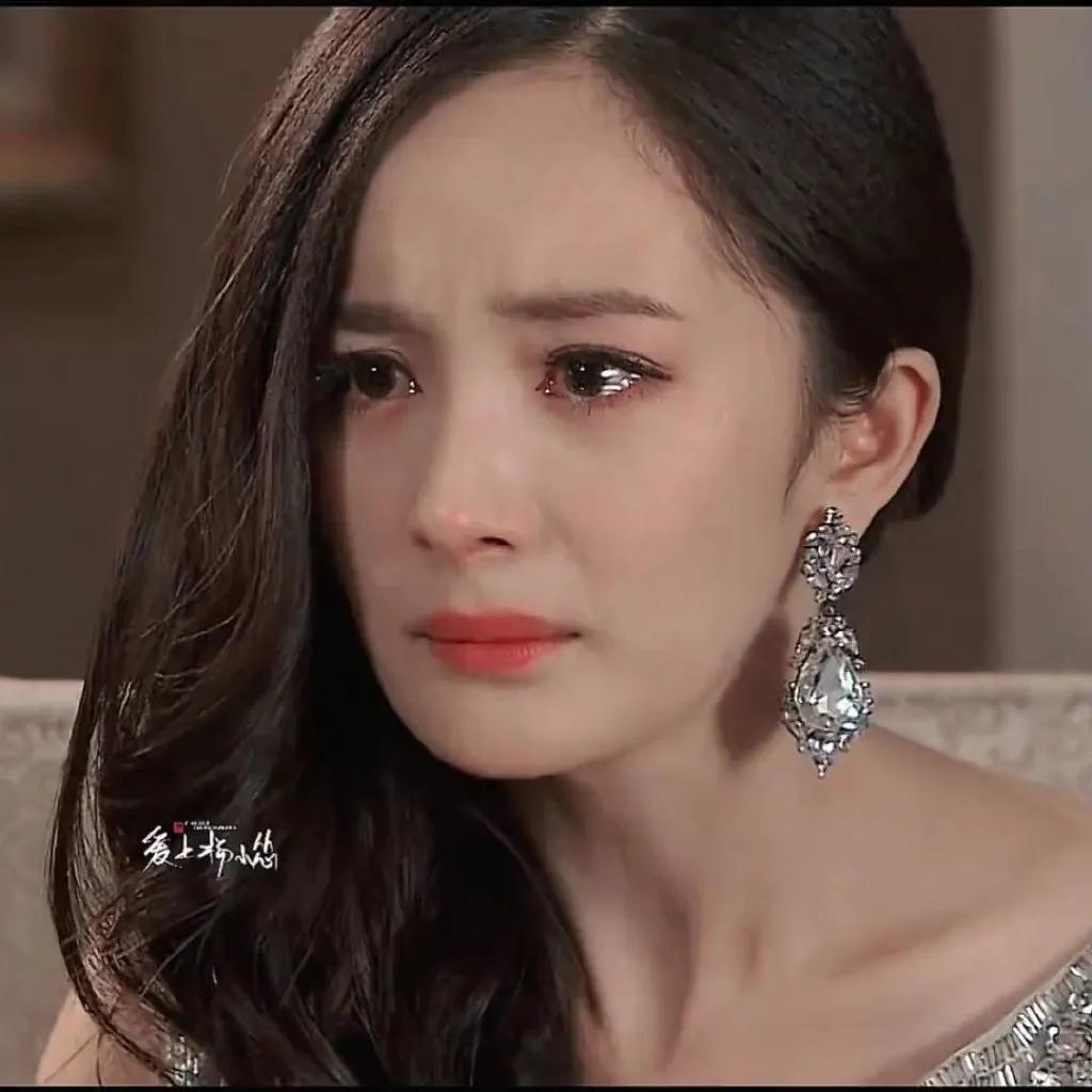全网替她意难平！39岁杨幂再遇落选，顶流终究难获主流奖项认可
 
当下娱乐圈最让
