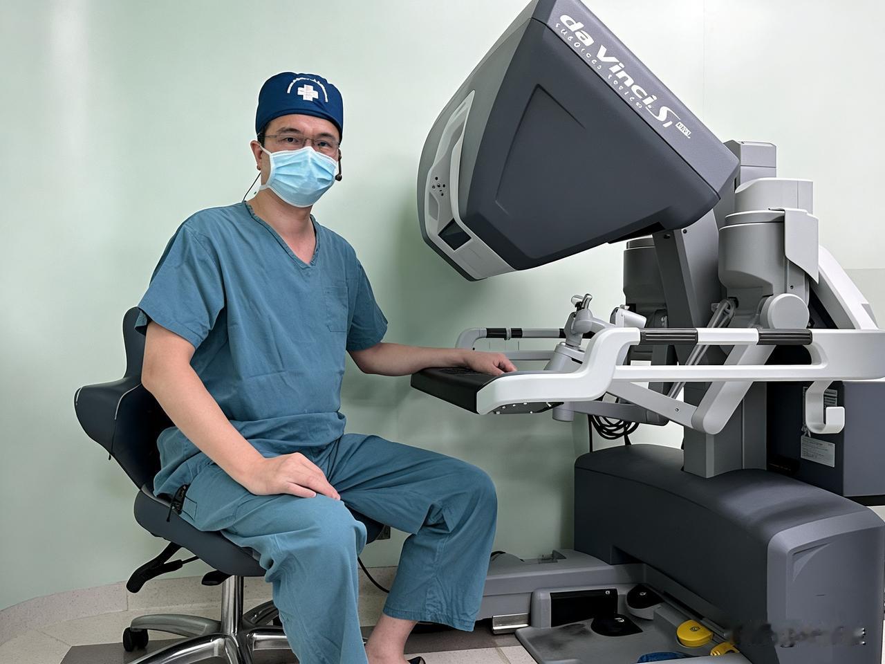 林天歆，1973年生，广东汕头人，医学博士，中山大学党委常委、副校长、附属第五医