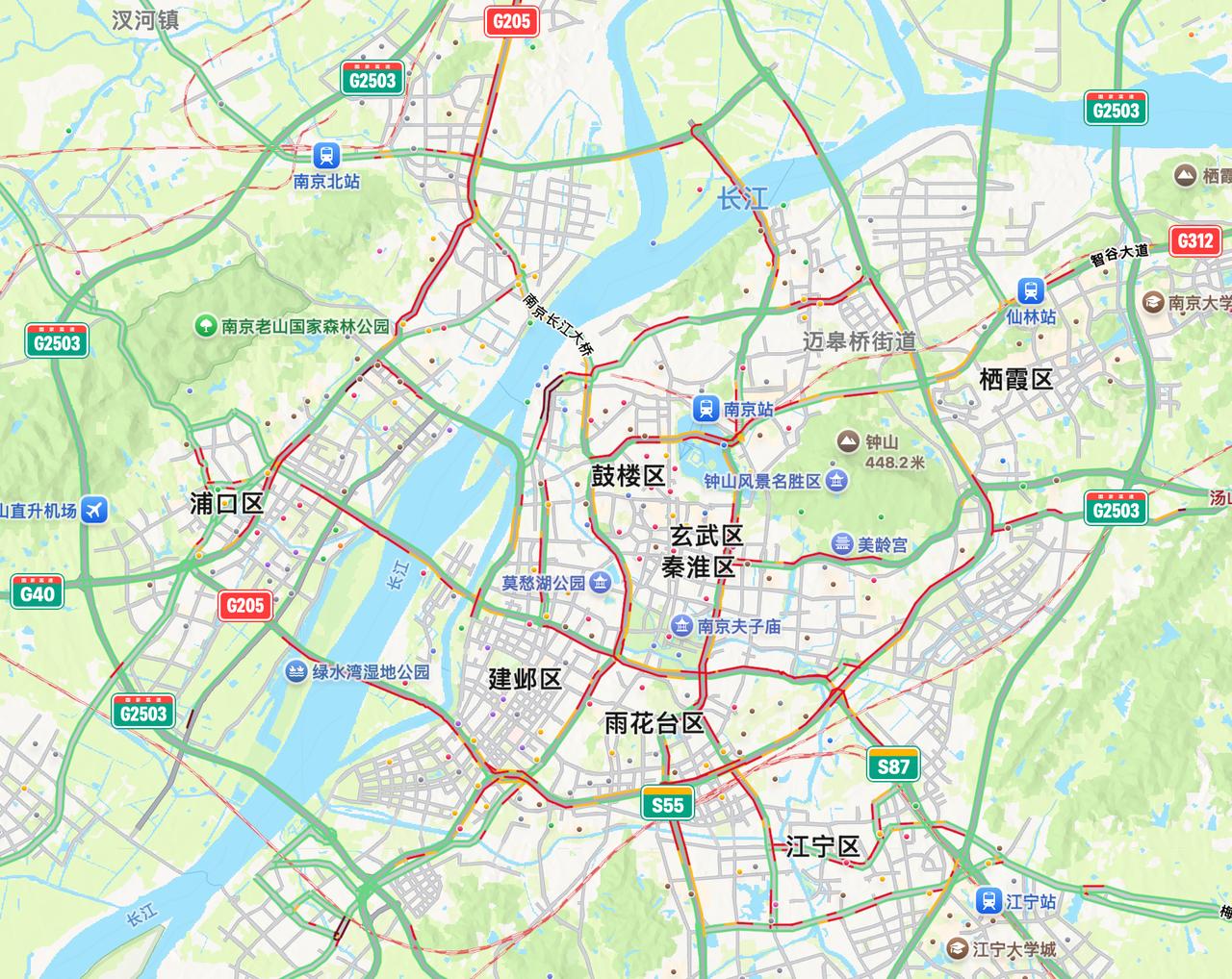 今天雨好大风也格外猛烈，我还是像往常一样送孩子上学，没想到今天路上格外堵，车辆全