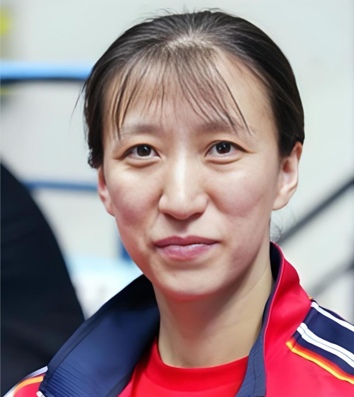 从国手到排协掌门人，赖亚文成中国排协史上第一位女主席
 
今年5月12日，中国排