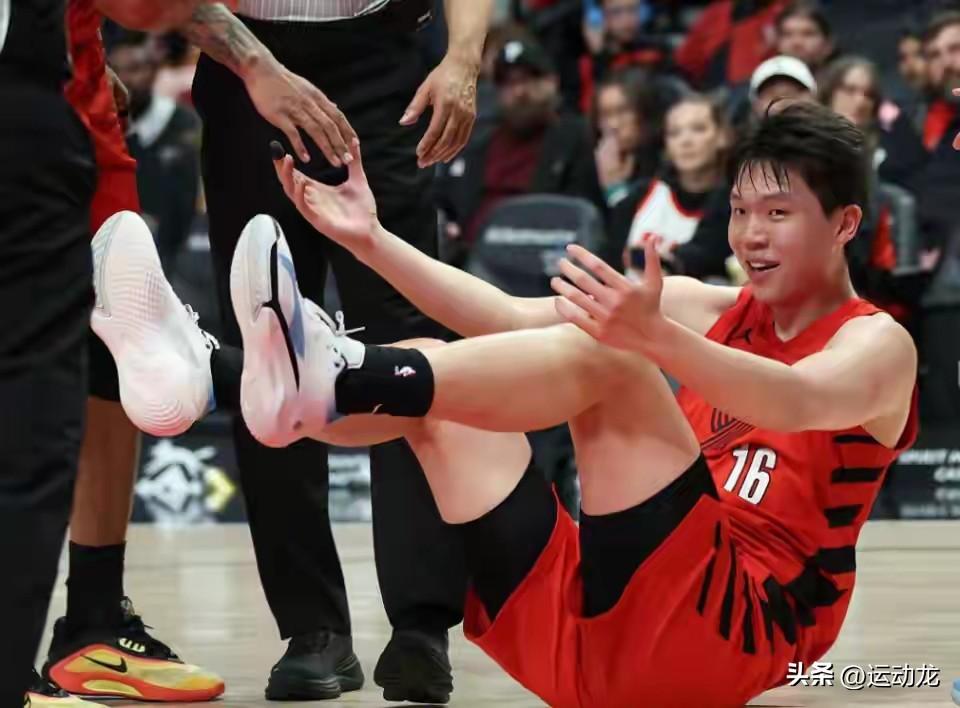 NBA裁判也太欺负老实人了吧？
这个球判杨瀚森技术犯规，
这样也能说是假摔吗？
