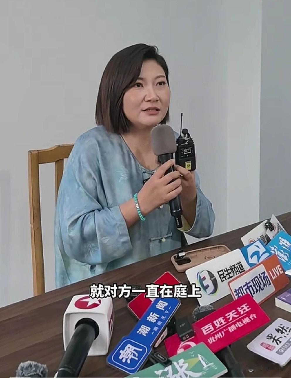 多少人在为这个案子揪心呀！今天王暖暖离婚案开庭，当事人在国外服刑，以视频的形式网