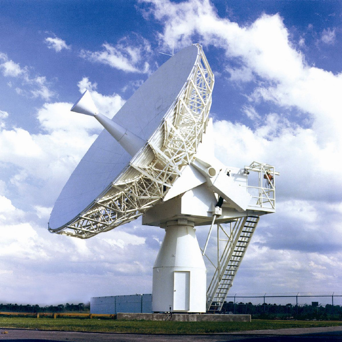 烽火问鼎计划伊朗导弹击中美第五舰队总部瞬间 最新卫星图像表明，位于巴林麦纳麦的美