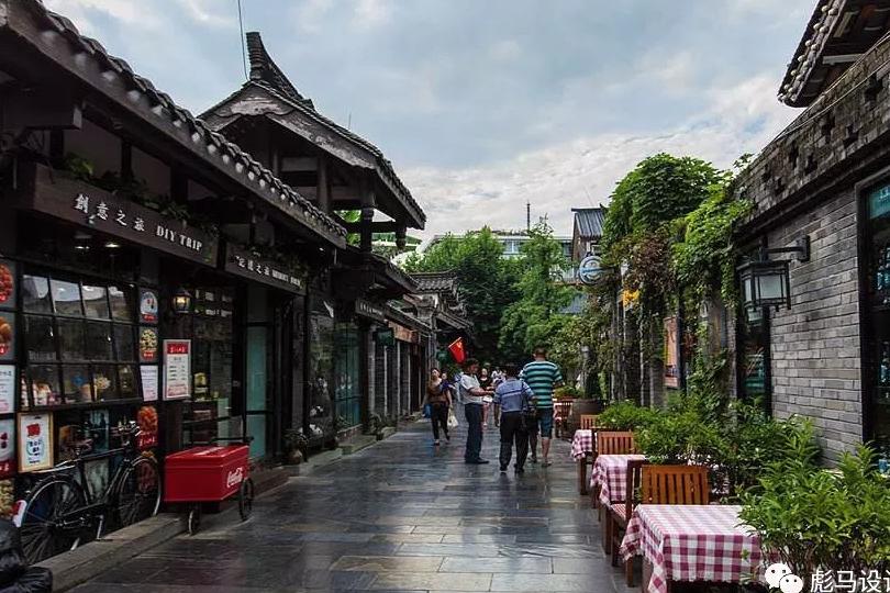 成都旅行三天，一共去了11个景点，说一些个人看法，都是真实感受。

成都，一座来