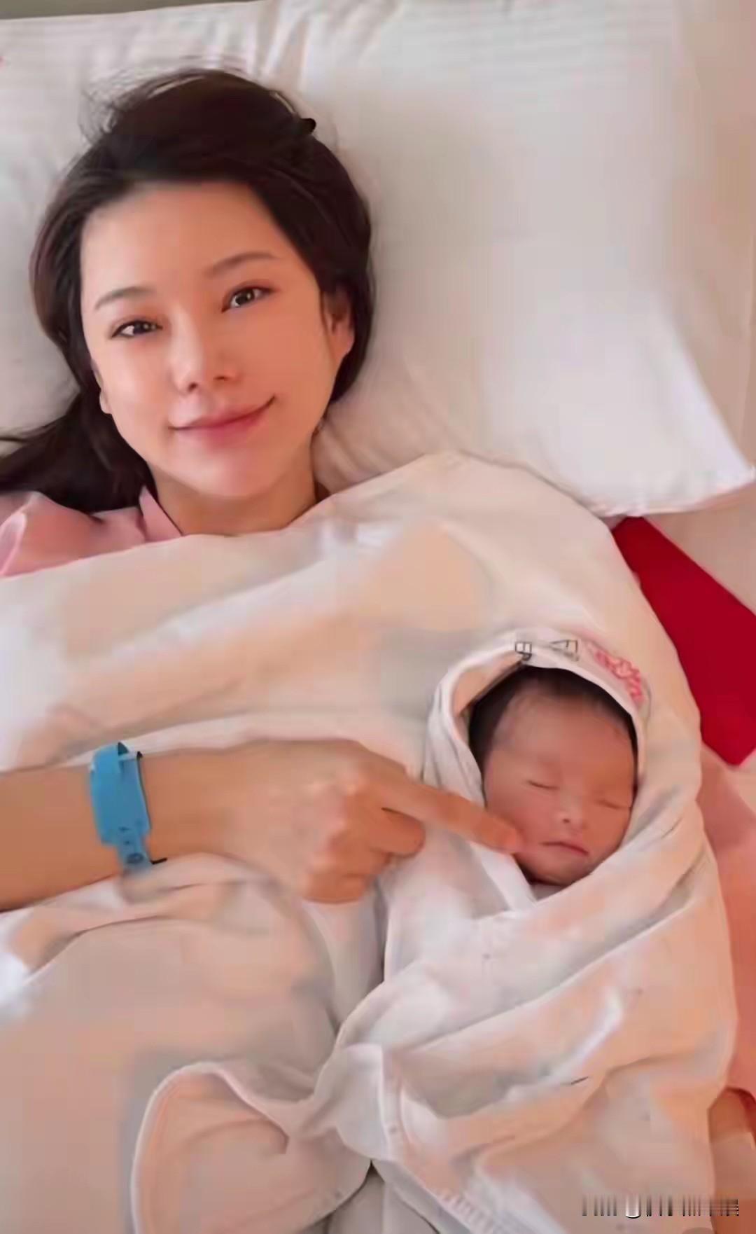 其实马筱梅这段时间就好好休息比较重要
不要在乎外界怎么说，勇敢做自己
孩子那么可