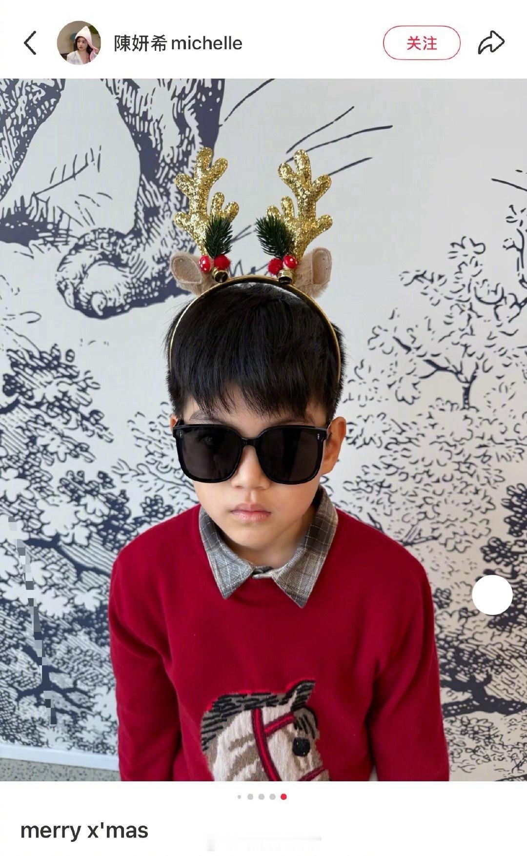 陈妍希晒了她和陈晓儿子小星星的正脸照，都这么大了陈妍希晒小星星圣诞照