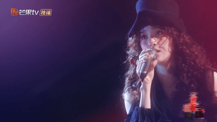 欧阳娜娜00后有自己的甜歌皇后 欧阳娜娜在声生不息一首《轻轻》完全捕获了我的心，