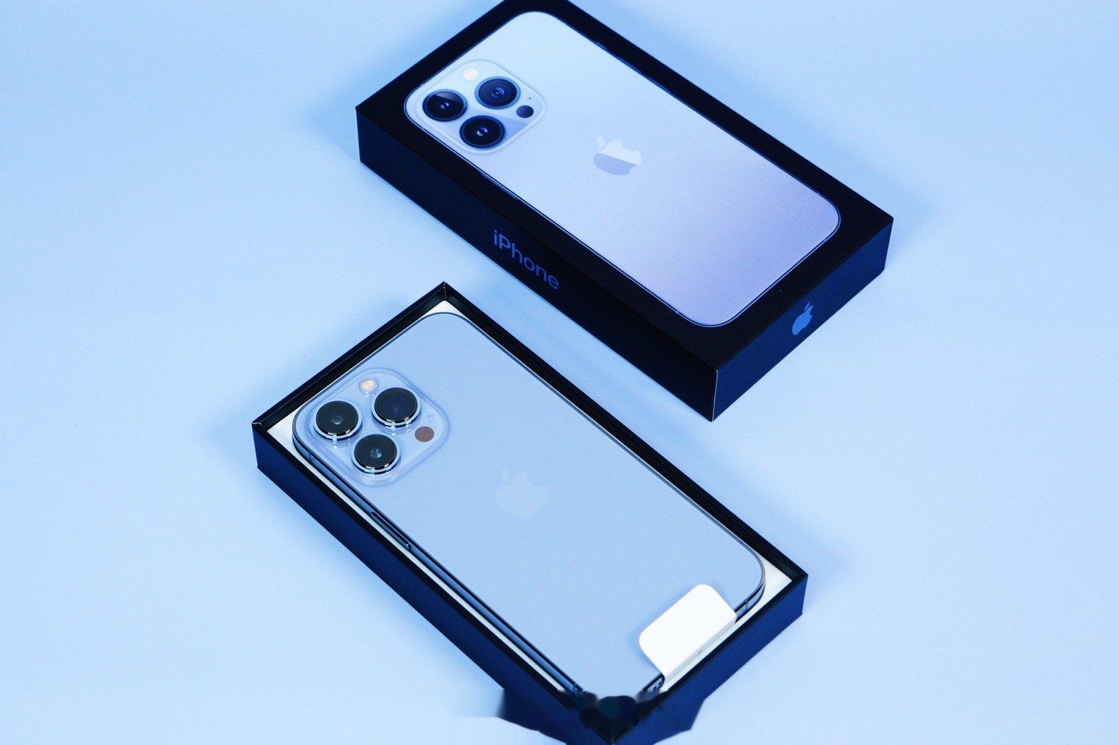 #iPhone15和iPhone14Pro谁更值#无脑入iPhone14 Pro
