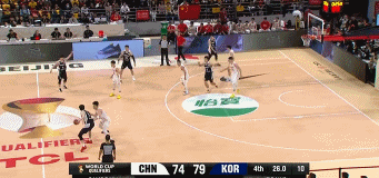 中国男篮vs韩国男篮张镇麟最后时刻状态起来了！多次神奇表现得分，只可惜前面中国男