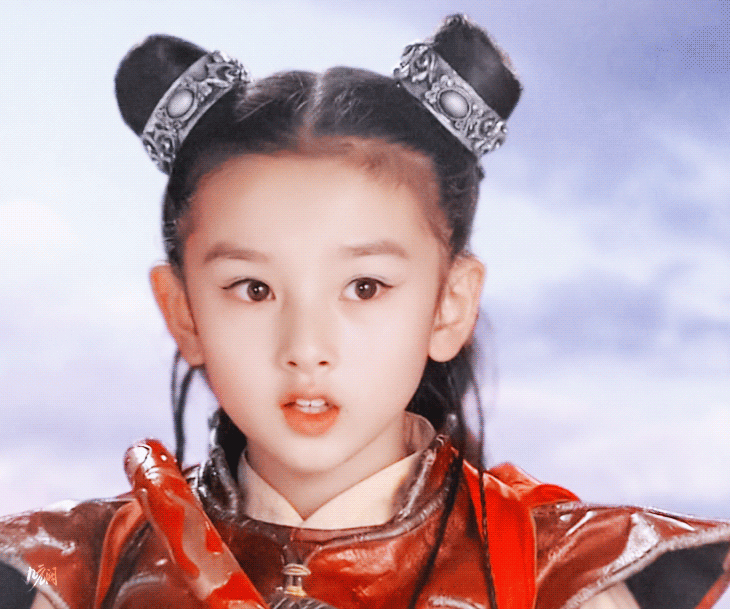 祖儿小时候的眼神戏 