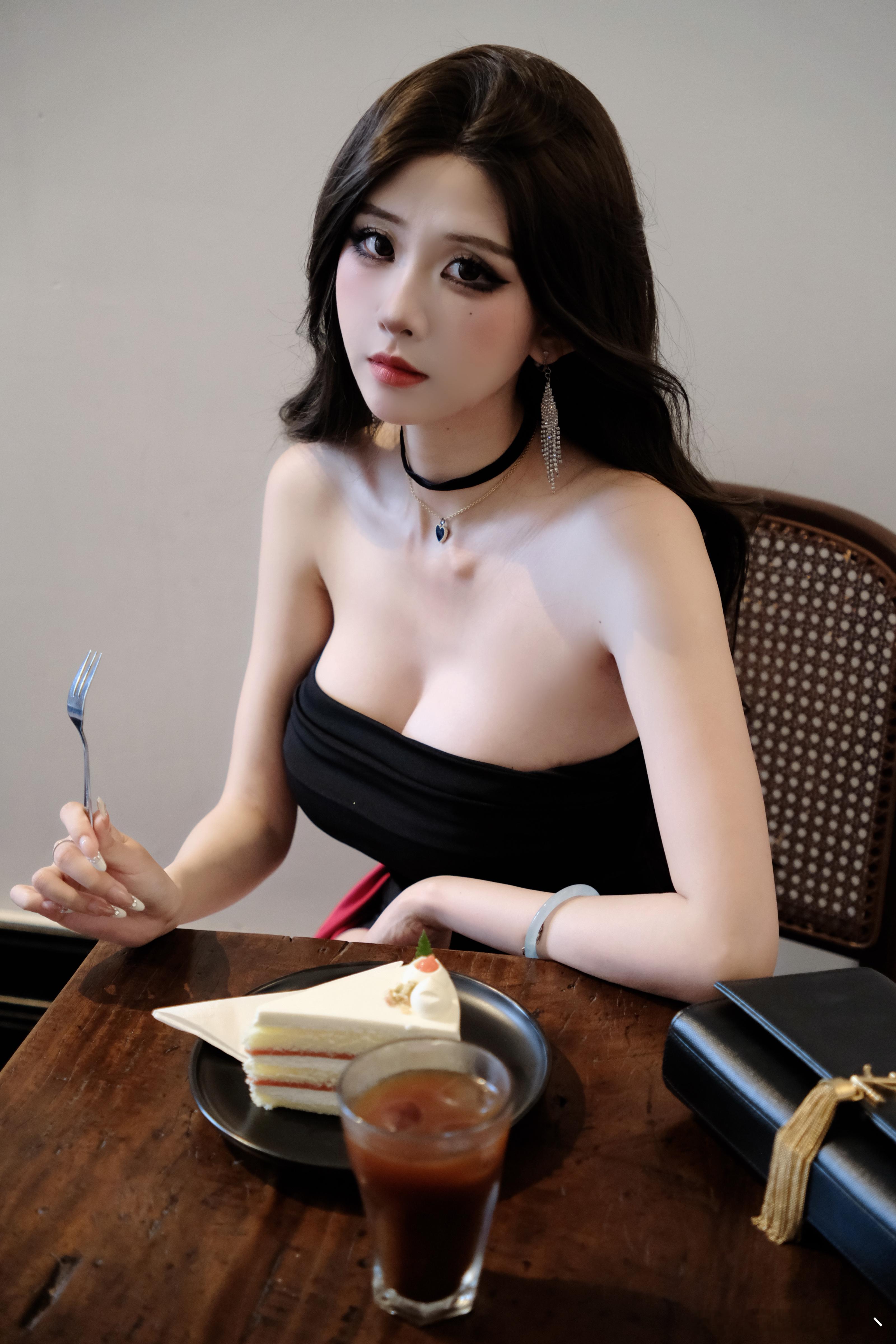 御姐ootd生日 分享新鲜事 美女过生日