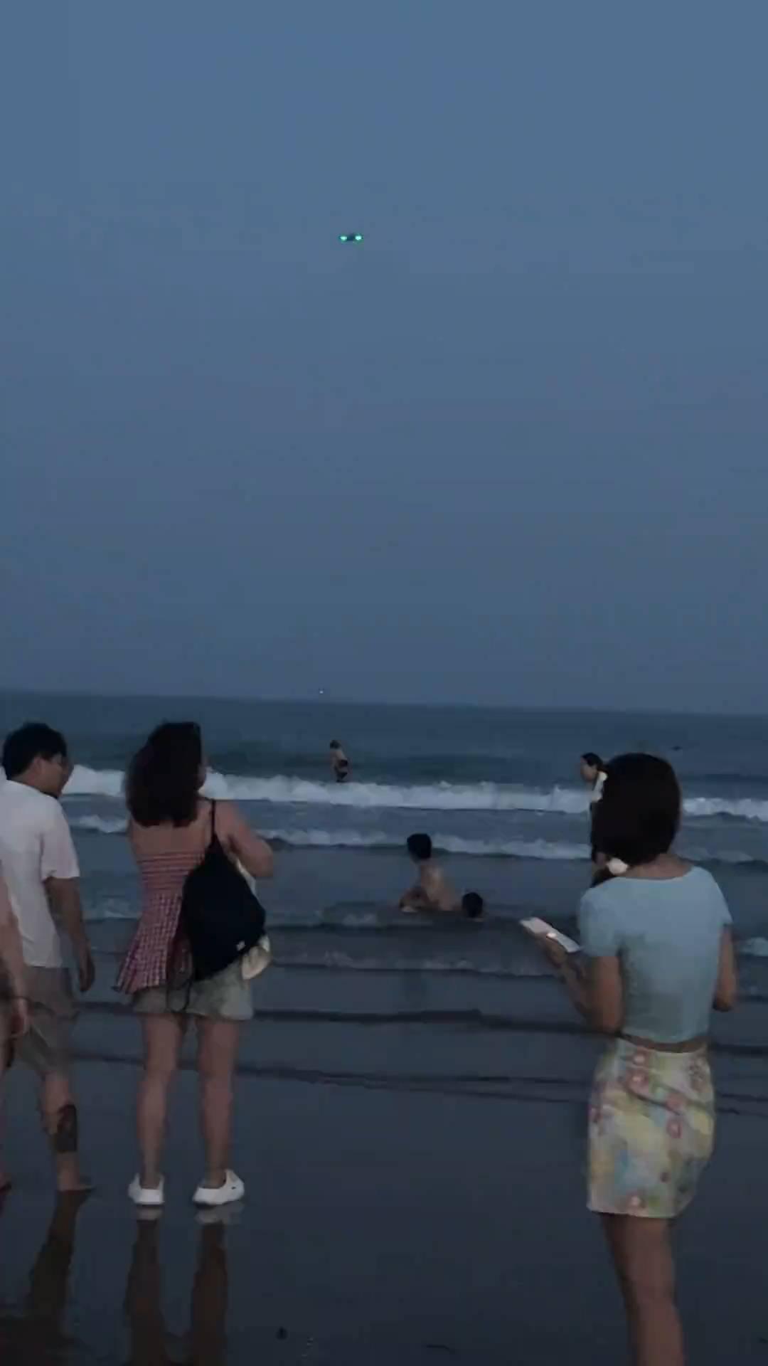 看看这人，他就不上来。