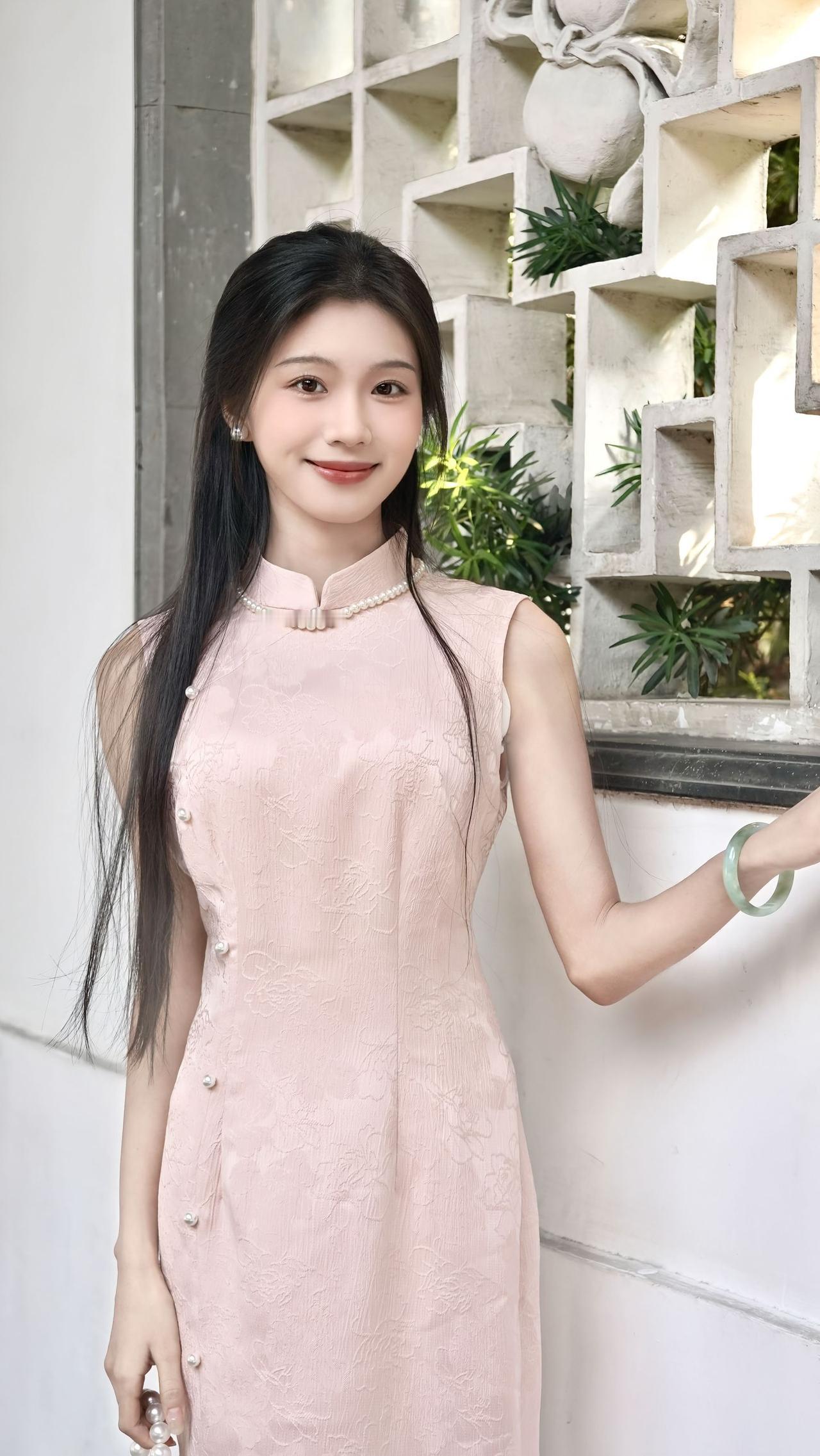 不是所有的鲜花，都盛开在春天；不是所有的河流，都流向大海。鲜花盛开在四季，河流流