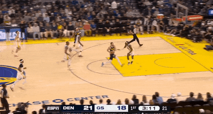 价值所在！霍福德送布劳恩遮天大帽！
在今天NBA常规赛勇士对阵掘金的第一节比赛中