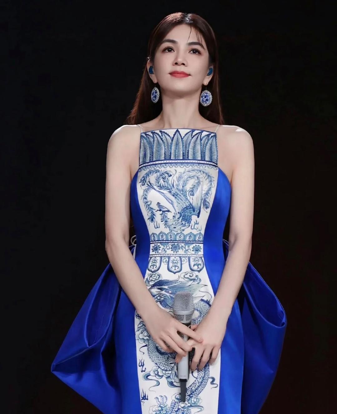 七届《浪姐》看下来，七个冠军里三个是台湾艺人——王心凌、Ella、曾沛慈，快占了