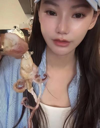 汪小菲在饮食上的不良习惯，被马筱梅曝出来了！ 马筱梅直播的时候，忍不住向网友抱怨