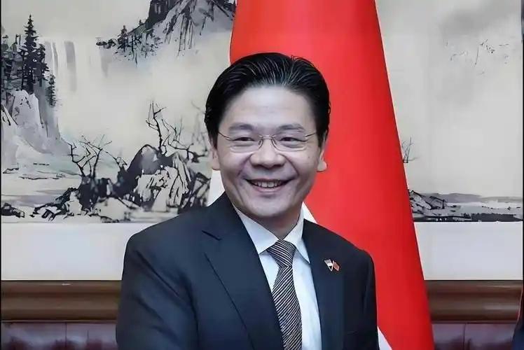 非常的诡异！泰国和柬埔寨的军事冲突完全没有停下来的迹象，但是让人没有想到的是，此