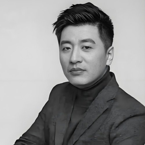 这件事必须彻查到底，究竟是谁拍摄、又是谁将照片泄露传播的。在医院就诊的普通民众，