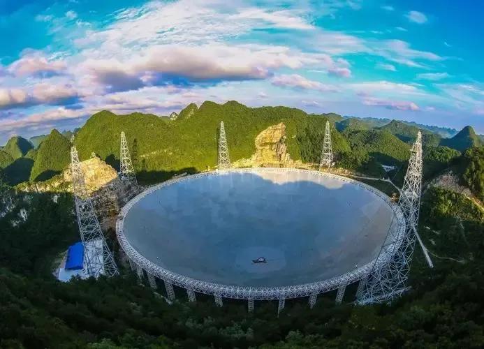 今年五一有幸和朋友去了大窝凼，近距离接触了FAS T，南仁东在我们心中留下了深刻