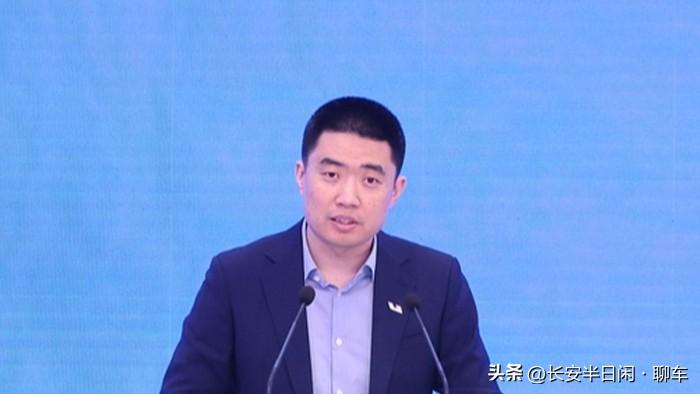 李想反驳行业误区：自研≠去供应商化，不是零和博弈
 
车圈一直有一种声音：车企搞