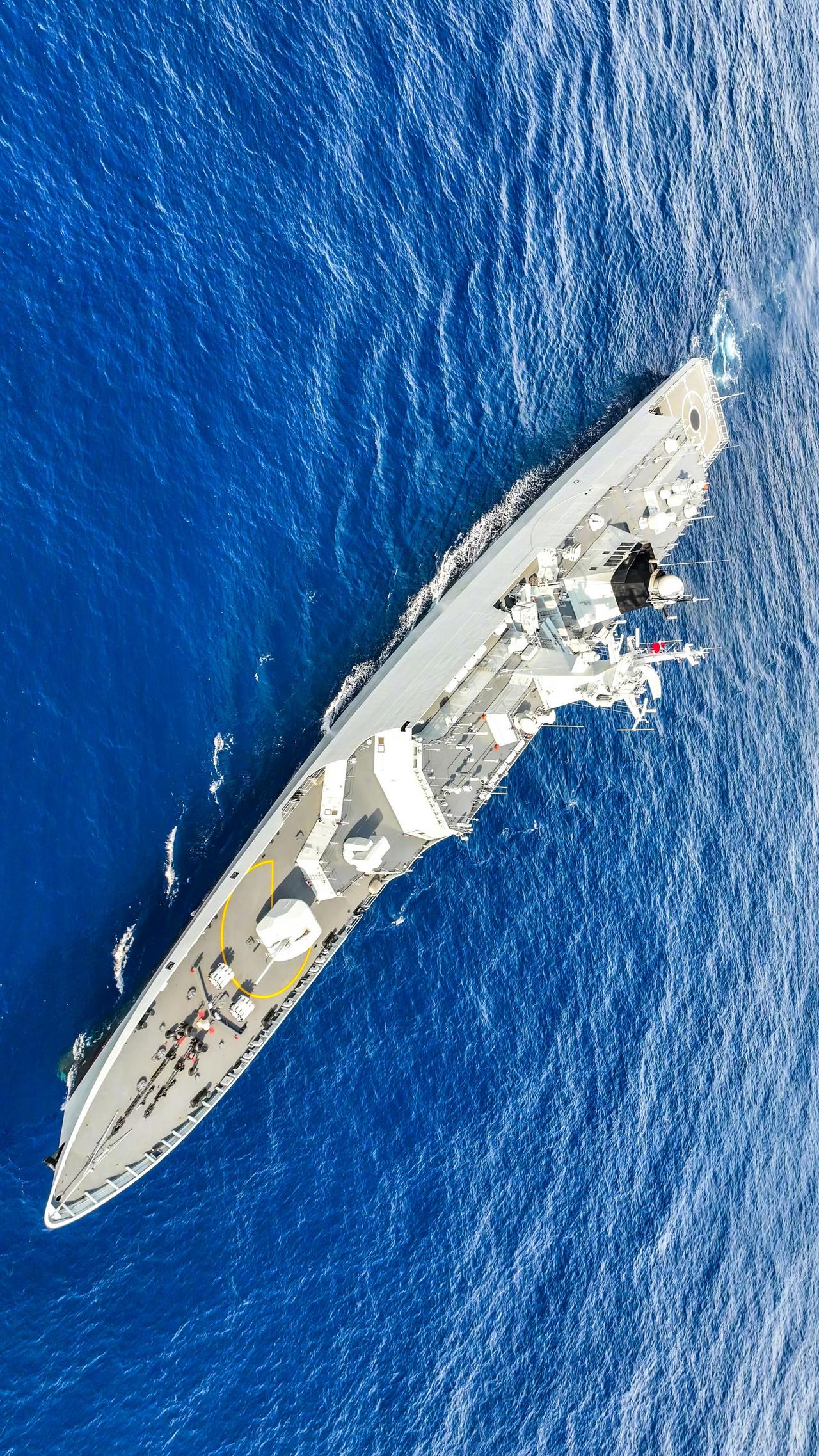 中国🇨🇳人民海军马鞍山舰高清图，舷号525，是054型护卫舰首舰，该型舰仅有