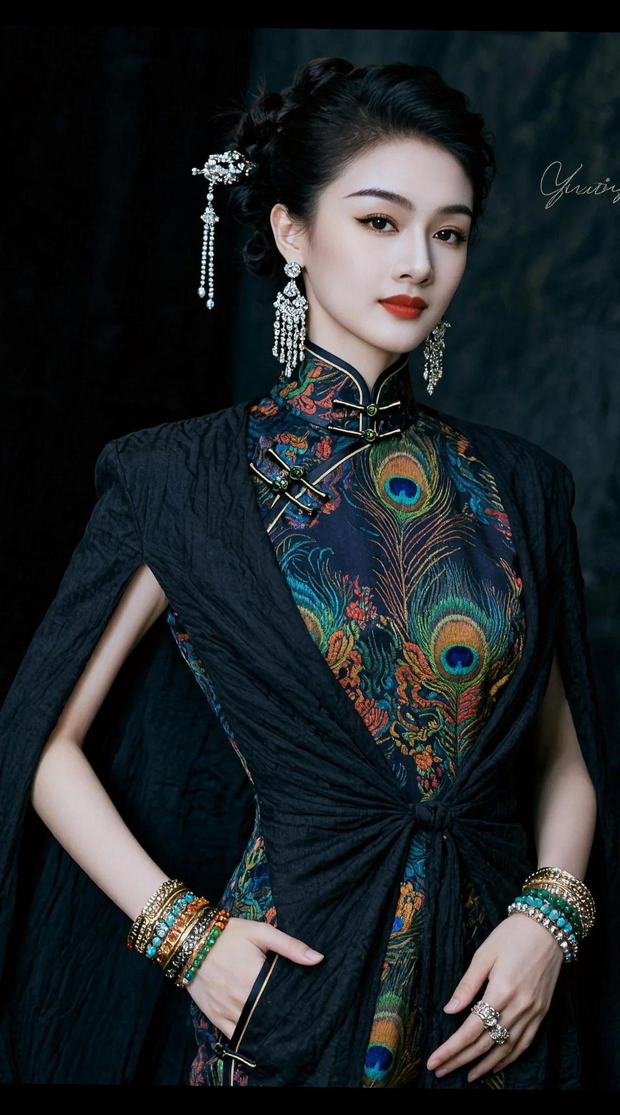 AI暗黑时尚大片 抖音ai创作 高级感写真 新中式国风 优雅气质