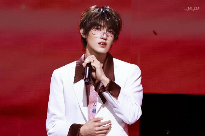 张泽禹2026年第一份战报开年就炸场，张泽禹出现在声生不息官方战报首页，热搜第一