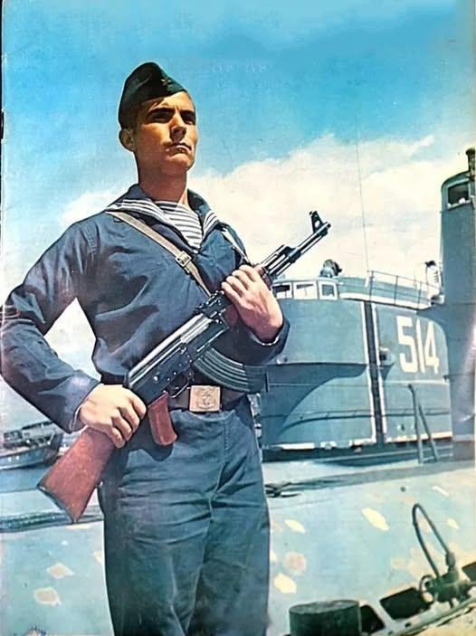 阿尔巴尼亚人民海军的苏制613型潜艇。1961年发罗拉事件中苏联海军潜艇支队被阿