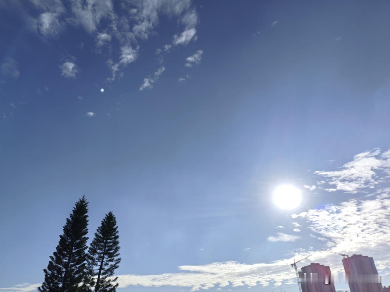“冷空气+雨水”搭配的清凉套餐，
你感到满意吗？

未来几天，
广东降水减弱，气