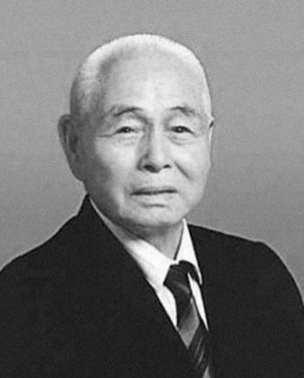 1965年，卫生部长钱信忠正在汇报工作，毛主席突然面色铁青地打断他："听听你汇报