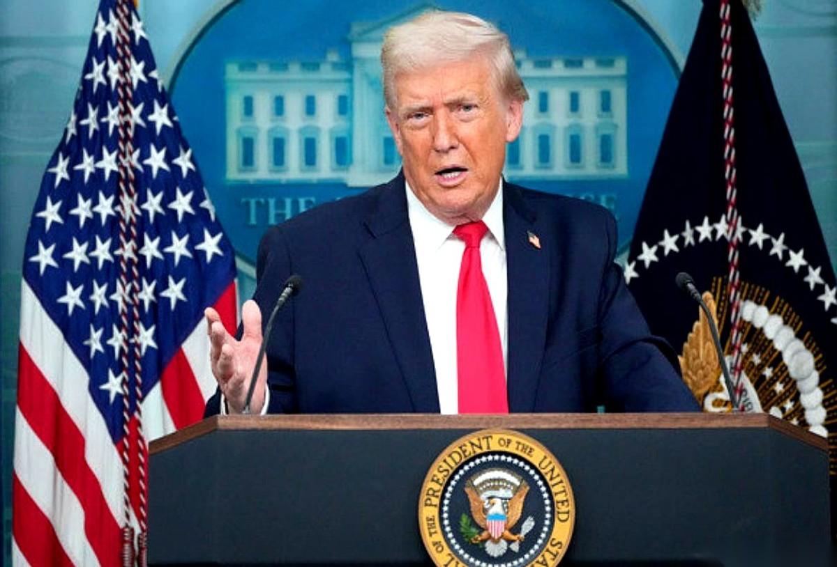 一觉醒来，巴基斯坦发现自己跟中俄伊朝，并排上了美国的“黑名单”。
说这五个国家是