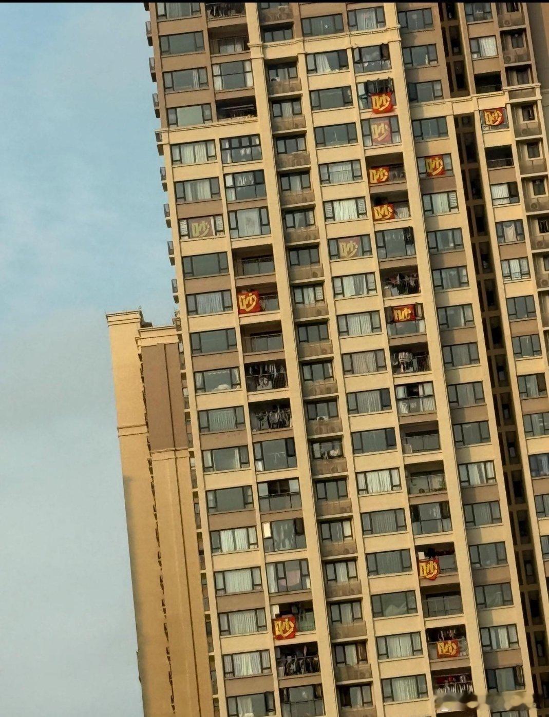 这小区经历了什么？ 