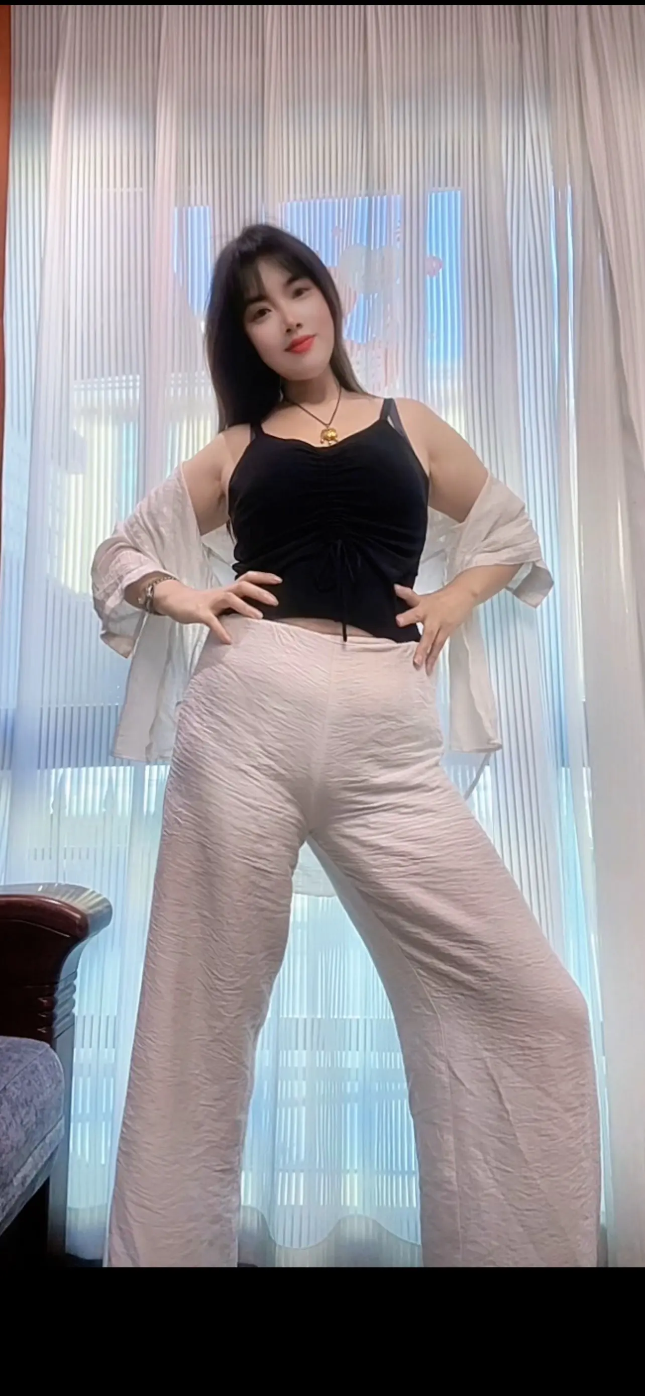 保持好身材好状态 白色裤子女显瘦 分享美好生活 二创激励计划