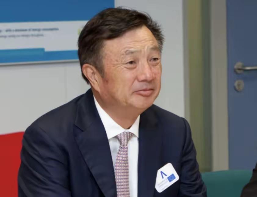 继华为和赛力斯变更合作模式后，任正非谈及了华为与车企造车的话题。任正非说造车之本