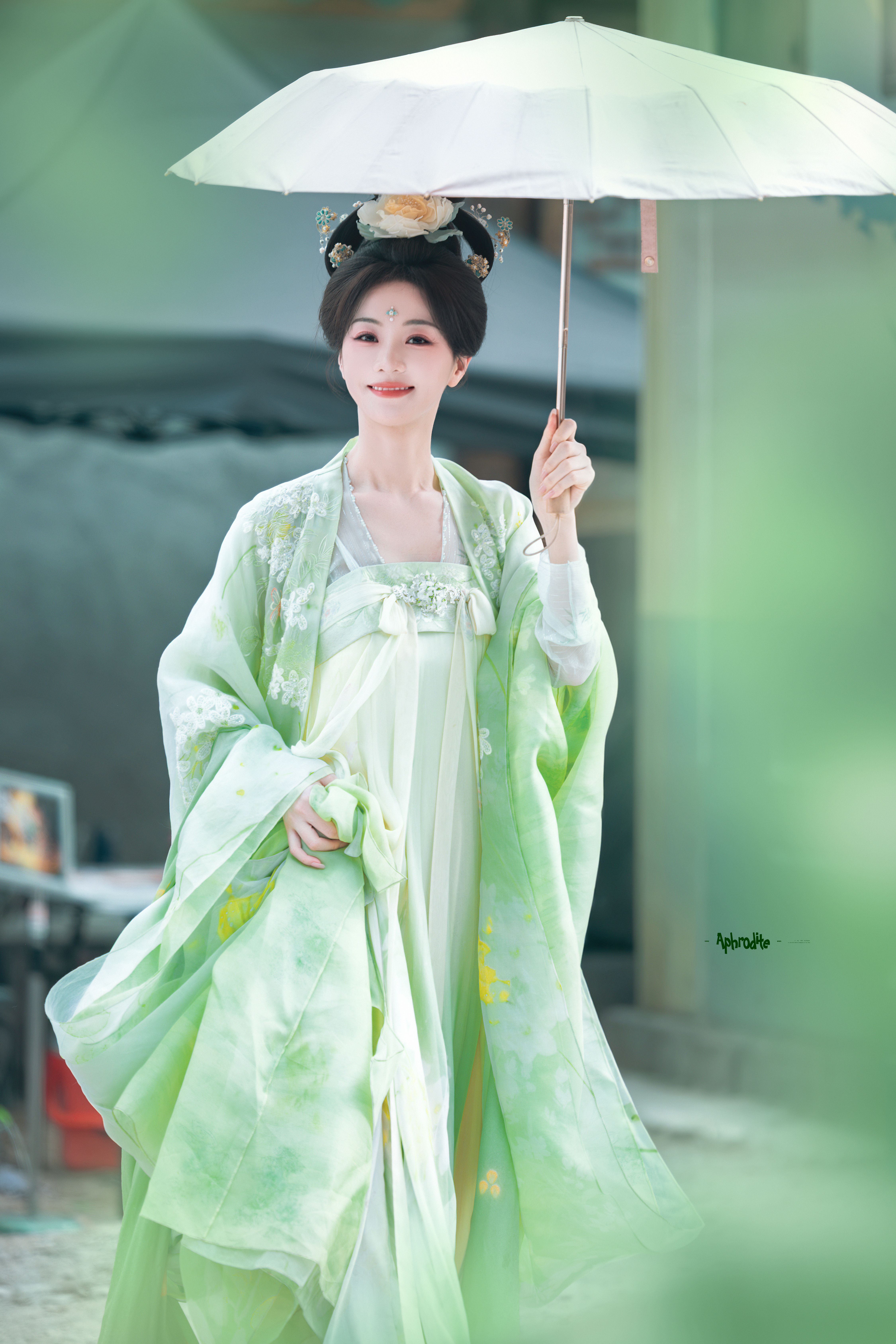 好清新！小胡好适合这种绿！！！🍃🍃🍃胡意旋 《攻玉》▷路透 