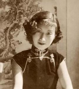 1927年，上海三大美女之一的国画家周炼霞结婚，婚后十分幸福。不料有一天丈夫出差