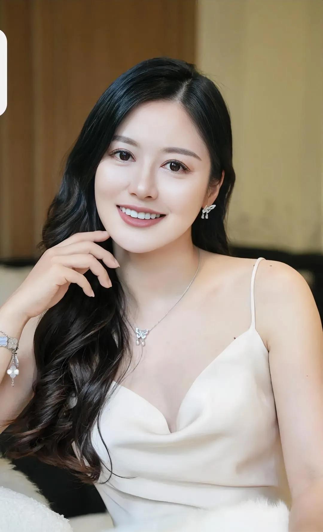 女神的优雅，令人陶醉。优雅动人女神 完美气质美人 迷人女神颜值高