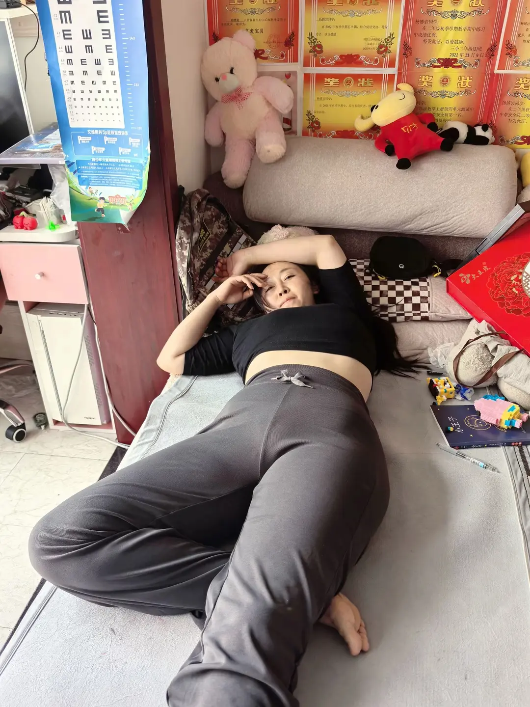 可有可无，可去可留。 无法掌控的事情太多了，尽力就好。 一辈子就活这么...