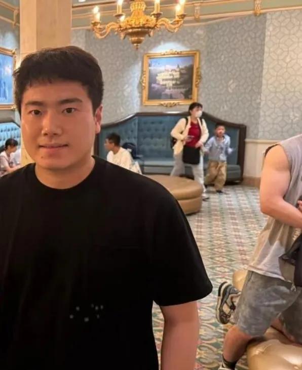 国乒过端午集体放假，樊振东去看欧冠决赛，王楚钦荣归母校，梁靖崑游迪士尼
端午节是