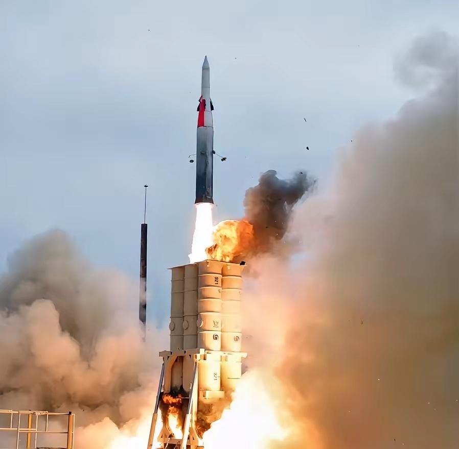 突发消息！伊朗说到做到，直接击沉一艘试图闯过霍尔木兹海峡的大型油轮。
 
这不是