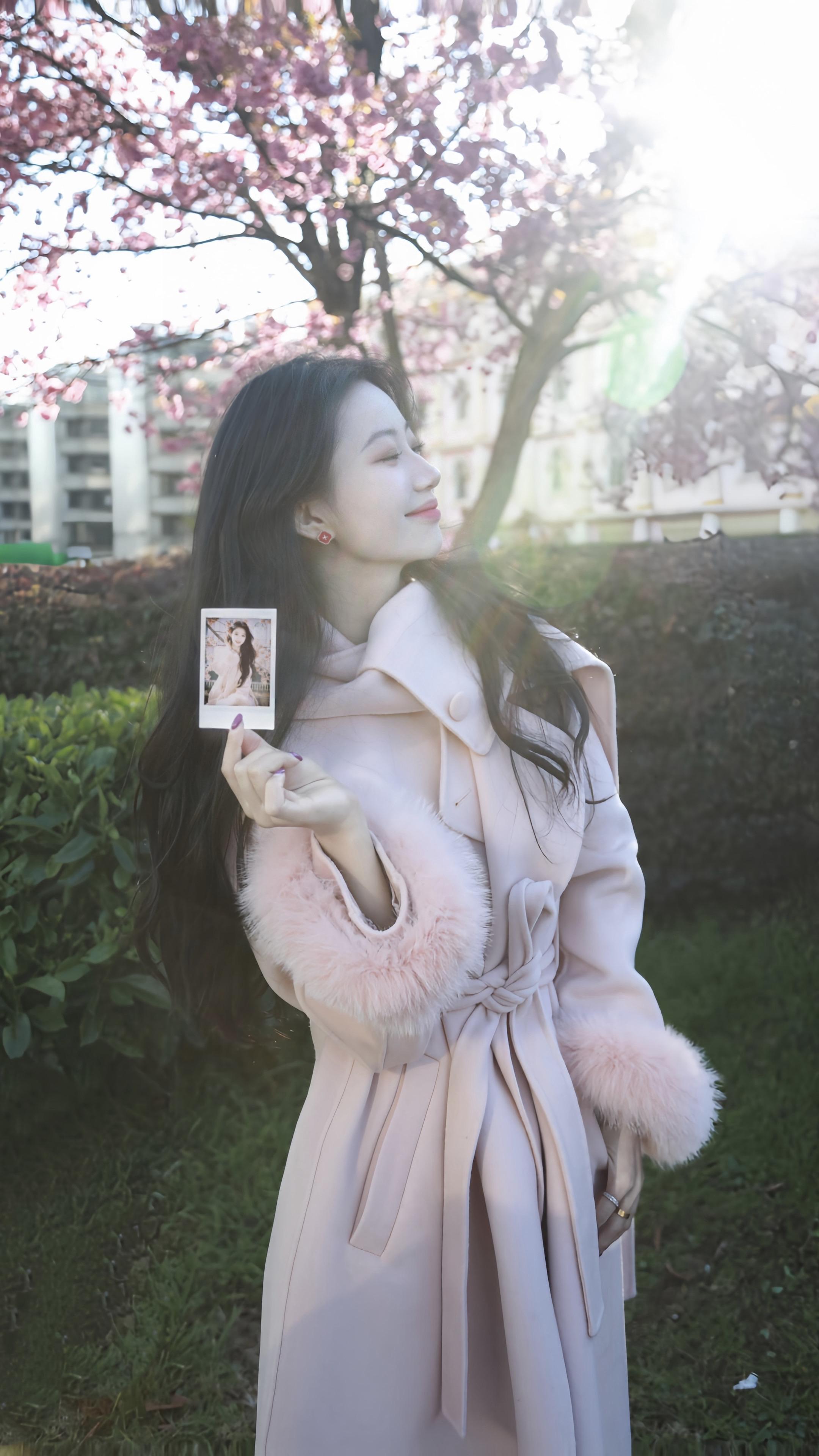 花踌躇柳轻叹敢问情何以堪。