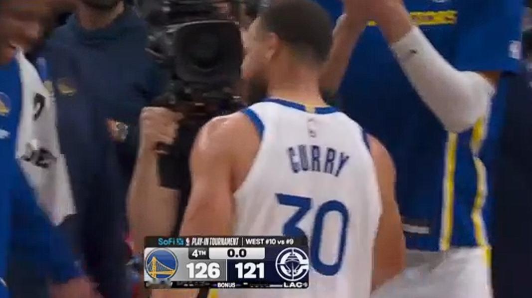 25-26赛季NBA季后赛附加赛，勇士126-121逆转击败快船，末节霍福德连续