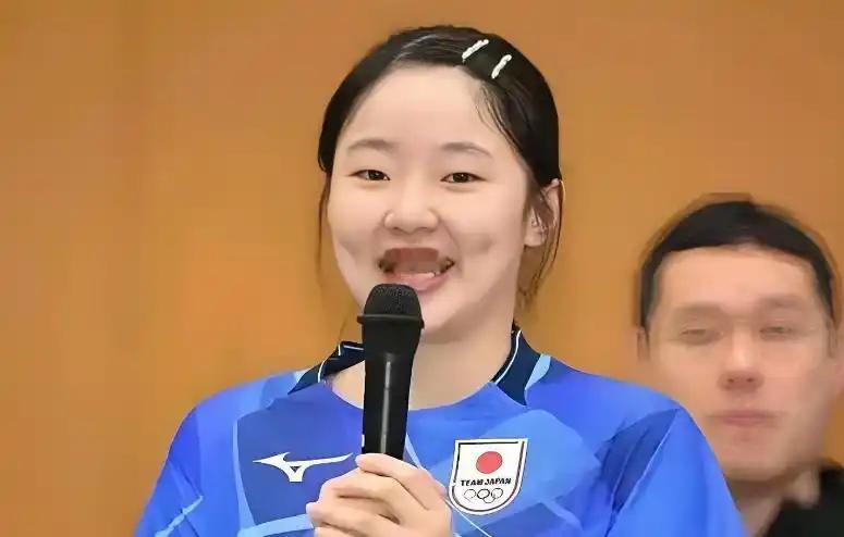 张本美和在亚运会赛场混合采访区，被中国记者提问；“在你心目中最好的球员是谁？” 