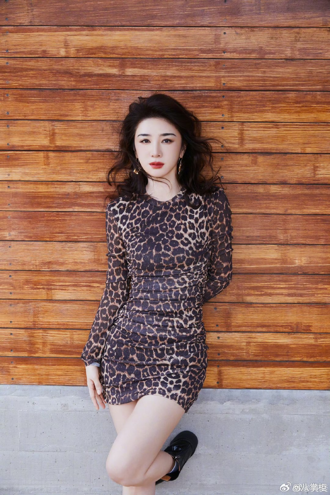 黄奕继承了秦岚的电音小燕子知画都变电音朵拉了原来电音朵拉还能代代相传！黄奕采访自